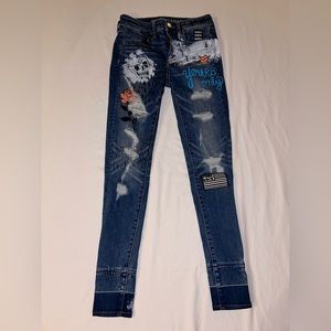 🎉🎉PATCHED & PAINTED AE JEANS🎉🎉